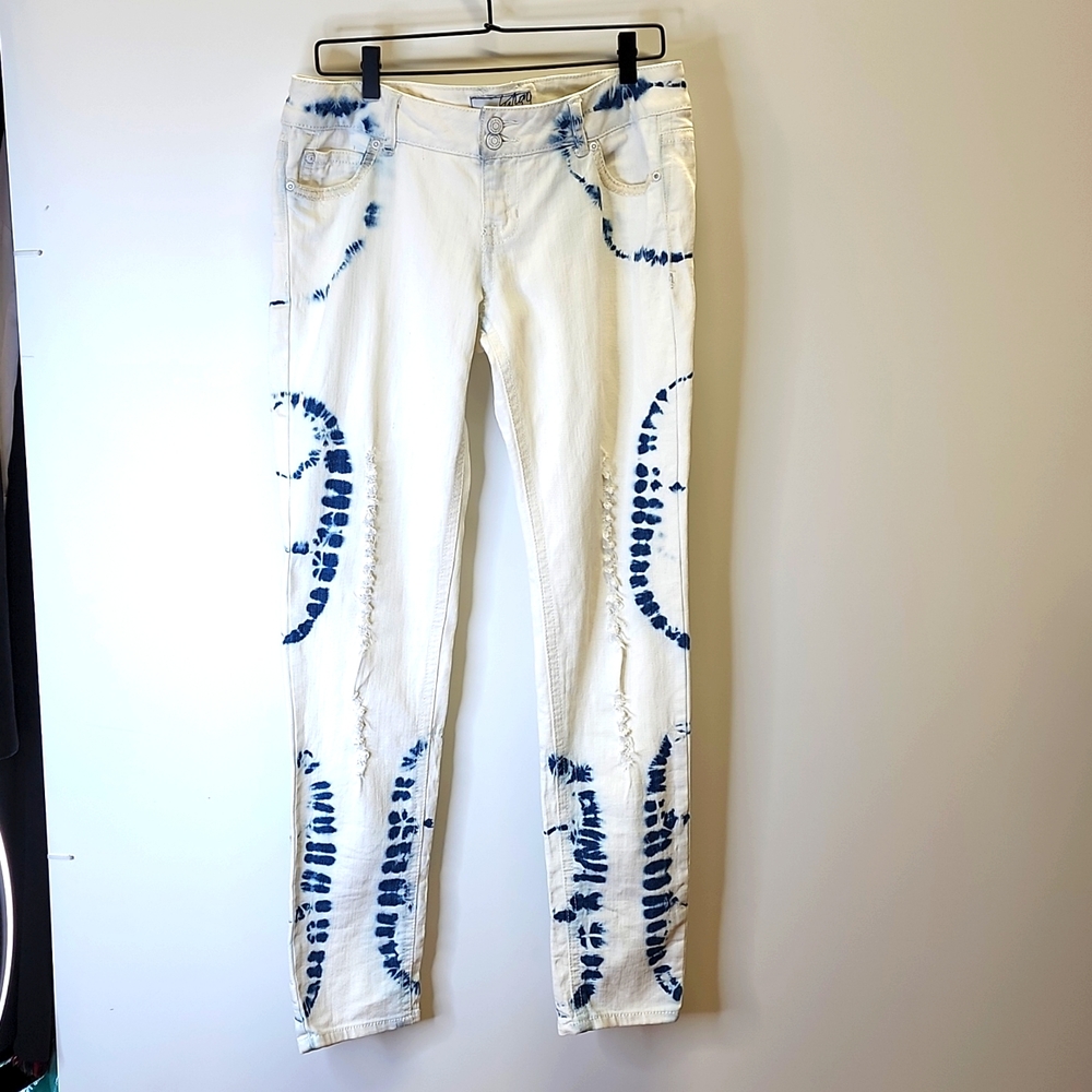 Size 9 revolution by revolt white distressed tye die jeans. B10